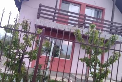 Casă cu 6 camere cu Teren 591 Mp în Central - 5