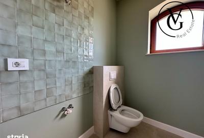 Casă cu 6 camere decomandat cu Piscina în Sud