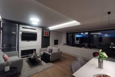Apartament cu 3 camere decomandat, mobilat în Central - 1