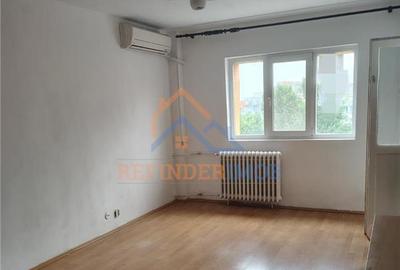 Garsonieră decomandată, mobilată în Rahova