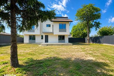 Casă cu 6 camere cu Teren 400 Mp în Domnești