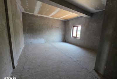 Casă cu 4 camere cu Teren 700 Mp în Central - 2