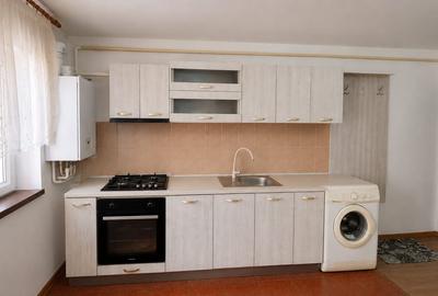 Apartament cu 2 camere semidecomandat, mobilat în Vasile Aaron - 1