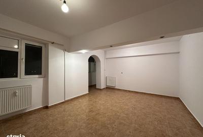 Apartament cu 3 camere decomandat în Republicii