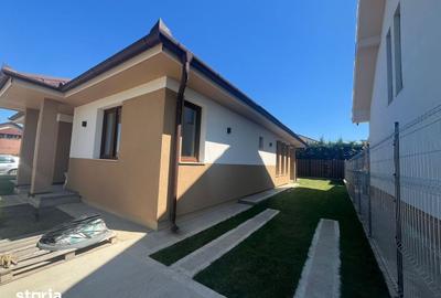 Casă cu 3 camere decomandat cu Teren 300 Mp în Sânmartin - 1