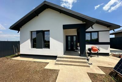 Casă individuală cu 3 camere cu Teren 250 Mp în Crevedia