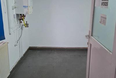 Spațiu comercial, de 760 mp, în Central - 3