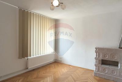 Apartament cu 4 camere decomandat în Central - 10