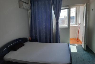 Apartament cu 3 camere decomandat în Compozitorilor