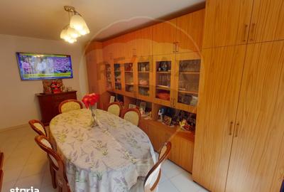 Apartament cu 4 camere decomandat în Central - 3