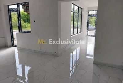Spațiu comercial, de 200 mp, în Central