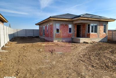 Casă cu 4 camere cu Teren 430 Mp în Dragomirești-Vale