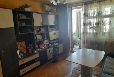 Apartament cu 3 camere decomandat în Zahana