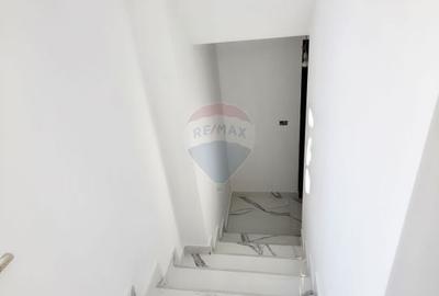 Apartament cu 5 camere decomandat, mobilat în Precista - 13