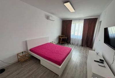 Garsonieră decomandată în Central