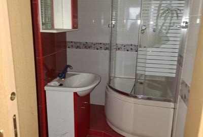 Apartament cu 3 camere decomandat în Vest