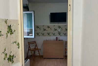 Apartament cu 2 camere decomandat în Triaj