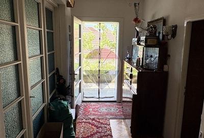 Casă cu 5 camere cu Teren 716 Mp în Central