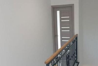 Casă cu 4 camere cu Teren 100 Mp în Vitan - 1