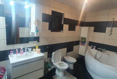 Casă cu Teren 147 Mp în Central