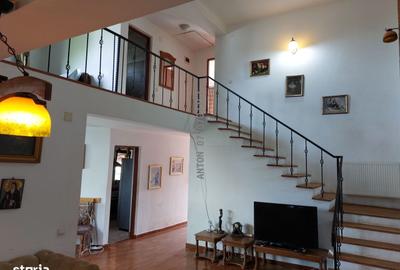 Casă cu 4 camere în Crevedia
