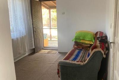 Casă cu 2 camere decomandat în Valea