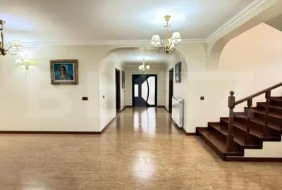 Casă cu 7 camere cu Teren 959 Mp în Central - 3