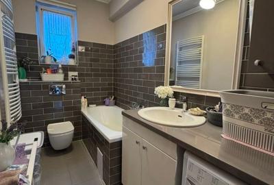 Apartament cu 3 camere decomandat în Central - 1