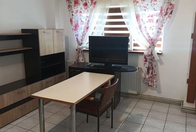 Garsonieră semidecomandată în Central - 1