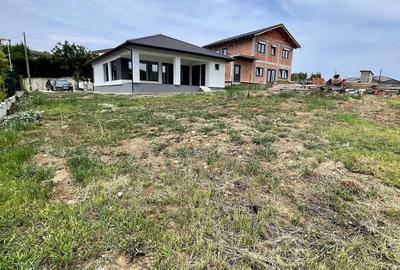 Casă cu 4 camere cu Teren 750 Mp în Paleu - 1