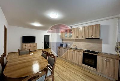 Apartament cu 3 camere decomandat în Independenței
