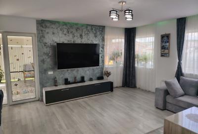 Casă cu 3 camere în Jucu