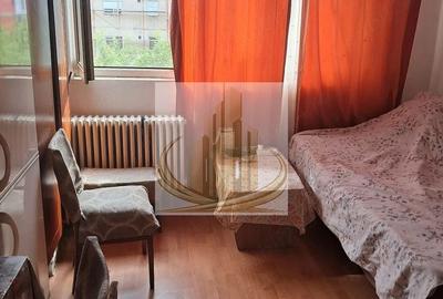 Garsonieră decomandată în UMT