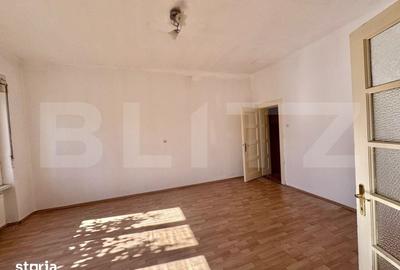 Casă cu 3 camere cu Teren 250 Mp în Central