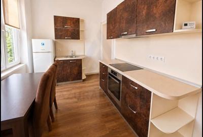 Apartament cu 2 camere decomandat, mobilat în Ultracentral