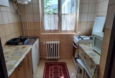 Apartament cu 2 camere semidecomandat în Dosu Bricii