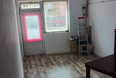 Spațiu comercial, de 40 mp, în Central - 5
