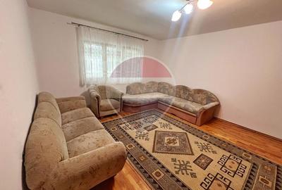Apartament cu 3 camere decomandat, mobilat în Republicii