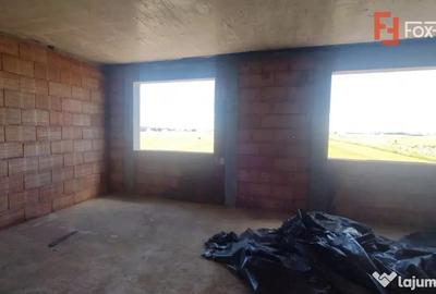 Casă cu 5 camere cu Teren 346 Mp în Săcălaz