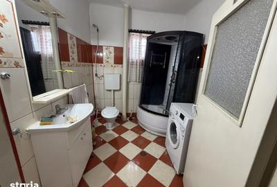 Casă cu 6 camere cu Teren 395 Mp în Central - 3