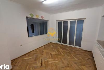Casă cu 9 camere cu Canalizare în Andrei Mureșanu - 11