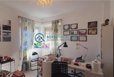 Spațiu comercial, de 300 mp, în Central - 13