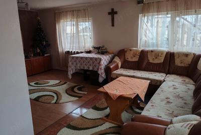 Casă cu 2 camere cu Teren 2600 Mp în Central