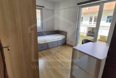 Apartament cu 3 camere semidecomandat, mobilat în Central - 9