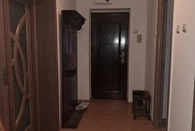 Apartament cu 3 camere decomandat în Brazda lui Novac