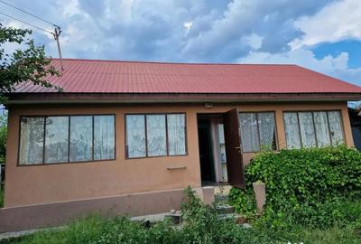 Apartament cu 2 camere decomandat în Siliștea