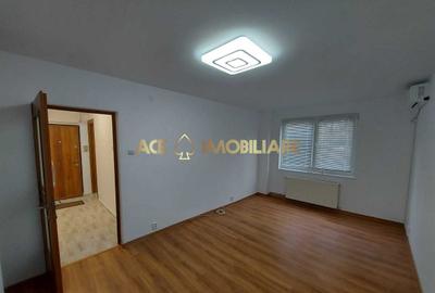 Garsonieră decomandată, mobilată în Crângași