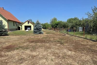 Teren de 1000 mp, în Bercu Roșu