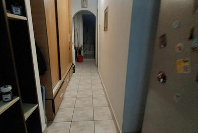 Apartament cu 4 camere decomandat în Rahova - 8