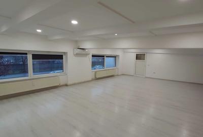 Spațiu comercial, de 60 mp, în Central